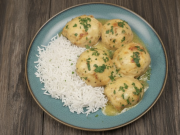 Nevíte co připravit k víkendovému obědu? Vyzkoušejte kuřecí prsní rolky se sýrem a hořčičným dresinkem!