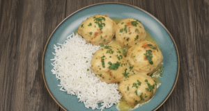 Kuřecí prsní rolky se sýrem a hořčičným dresinkem – šťavnatá večeře z trouby