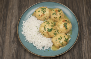 Nevíte co připravit k víkendovému obědu? Vyzkoušejte kuřecí prsní rolky se sýrem a hořčičným dresinkem! Kuřecí prsní rolky se sýrem a hořčičným dresinkem – šťavnatá večeře z trouby