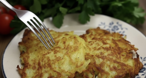 Bramborové placičky plněné kuřecím masem – rychlý a sytý oběd