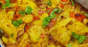 Italské paprikovo-kuřecí gratinované brambory: Recept na krémové a šťavnaté brambory s kuřecím masem a paprikou