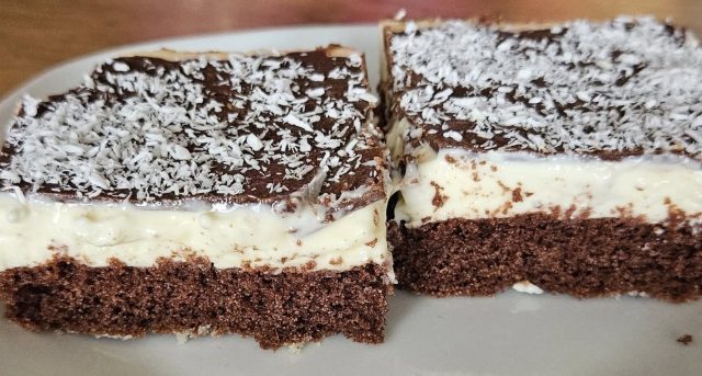 Eskymo řezy s kokosovým krémem a čokoládou: vláčný dezert, který chutná jako zmrzlina Eskymo řezy s kokosovým krémem a čokoládou: vláčný dezert, který chutná jako zmrzlina