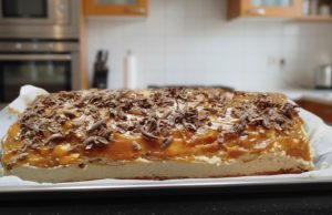 Karamelový pudinkový zákusek.