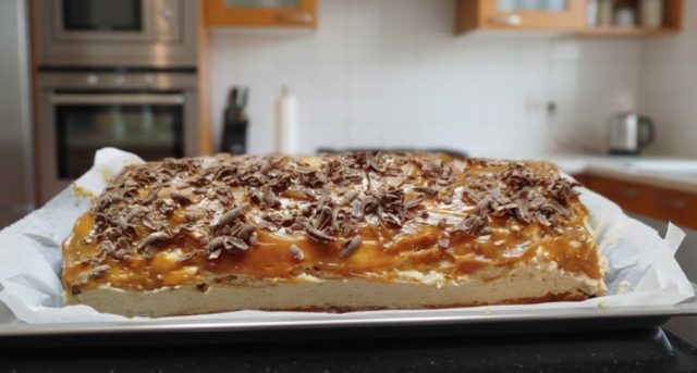 Karamelový pudinkový zákusek.