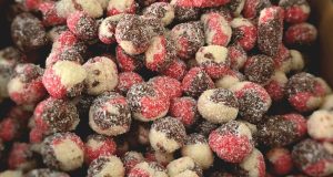 Kokosové suky a kuličky ze Salka – nepečená klasika Kokosové suky a kuličky (bez pečení) ze salka