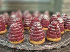 Vosí hnízda malinovo-jahodová – moderní varianta tradičního cukroví