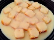 Dukátové buchty s vanilkovým krémem – nadýchaná klasika z kynutého těsta