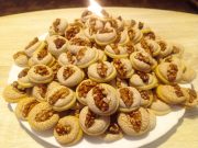 Myslivecké knoflíky: Tradiční máslové cukroví s ořechovým sněhem