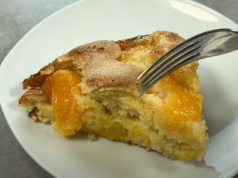 Jednoduchý dort s mandarinkami – rychlý ovocný dezert ke kávě