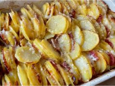 Překládané česnekové brambory se slaninou: Křupavá pochoutka z jednoho pekáče Překládané brambory se slaninou a sýrem – křupavé na povrchu, měkké uvnitř