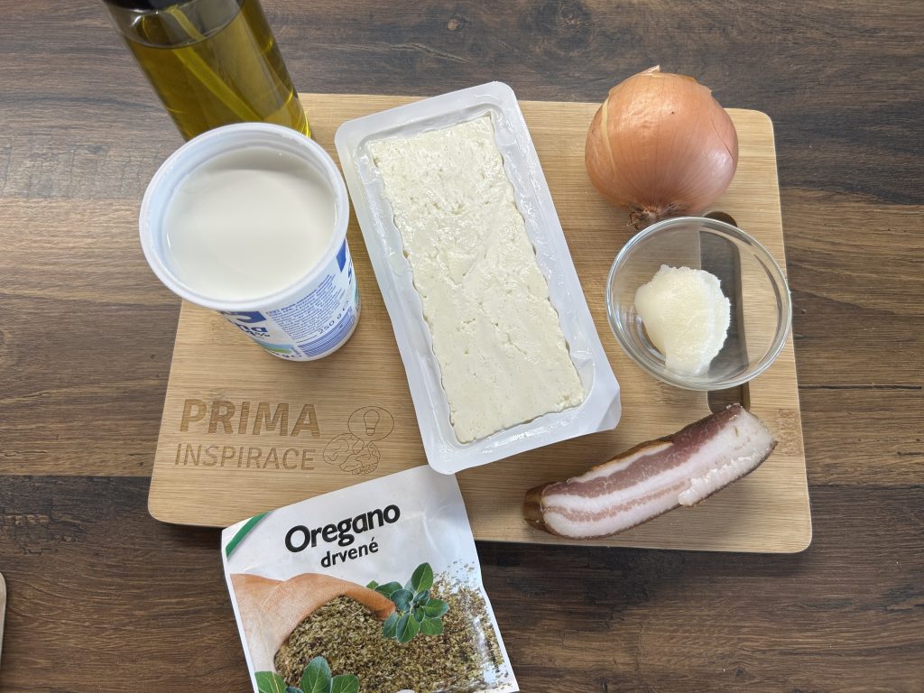 Slaný cibulový koláč se slaninkou – rychlá a voňavá večeře