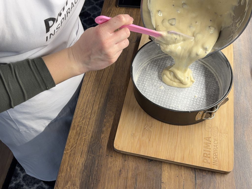 Rychlý koláč se zakysanou smetanou a čokoládou