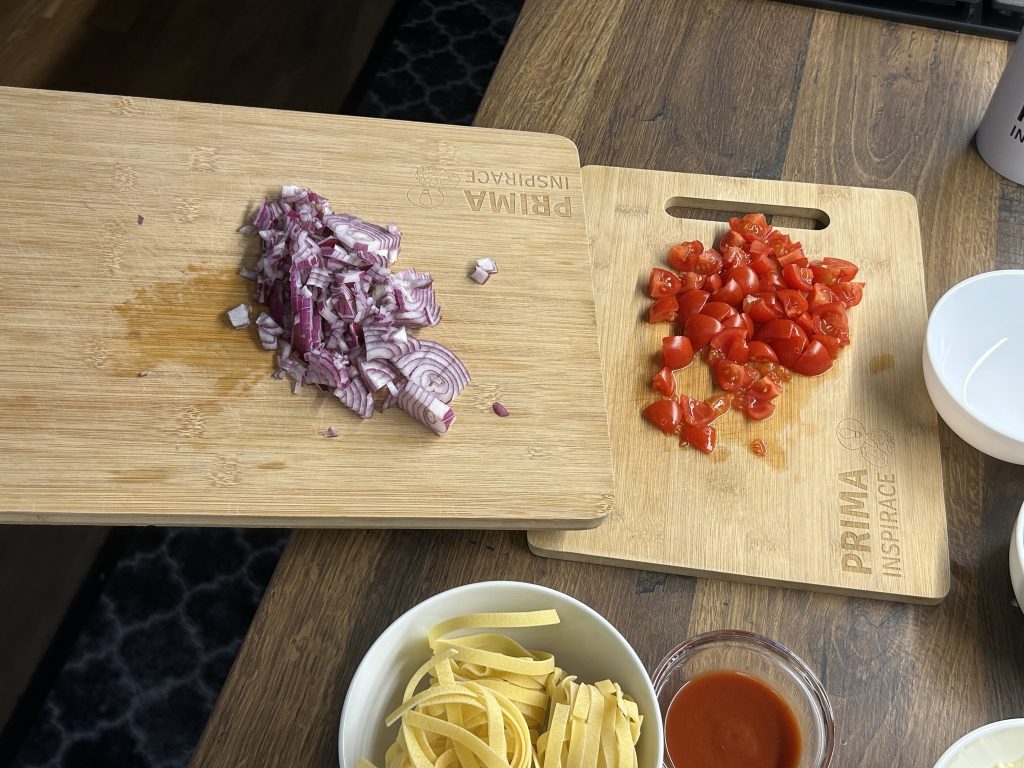 Krémové tagliatelle s rajčaty a špenátem - rychlý a snadný recept