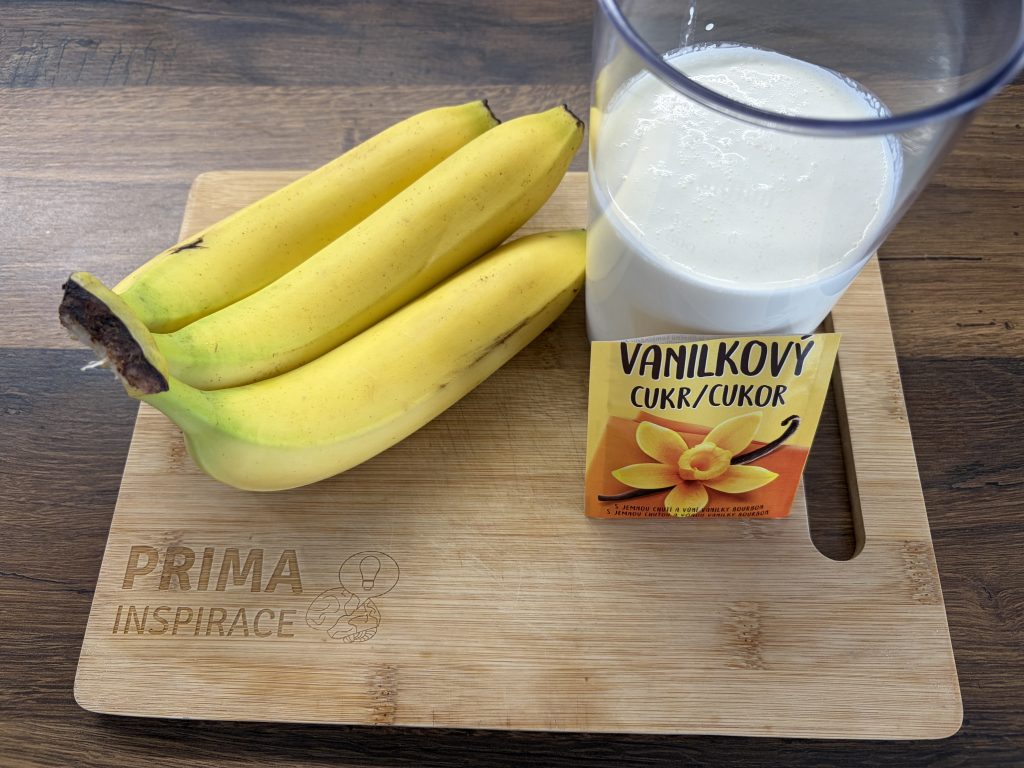 Krtkova roláda - lehký kakaový dezert s tvarohovým krémem a banánem