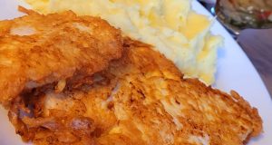 Kuřecí prsa v sýrovém těstíčku: Šťavnatější a křupavější než klasický řízek Kuřecí řízky v sýrovo-vaječném těstíčku s bramborovou kaší