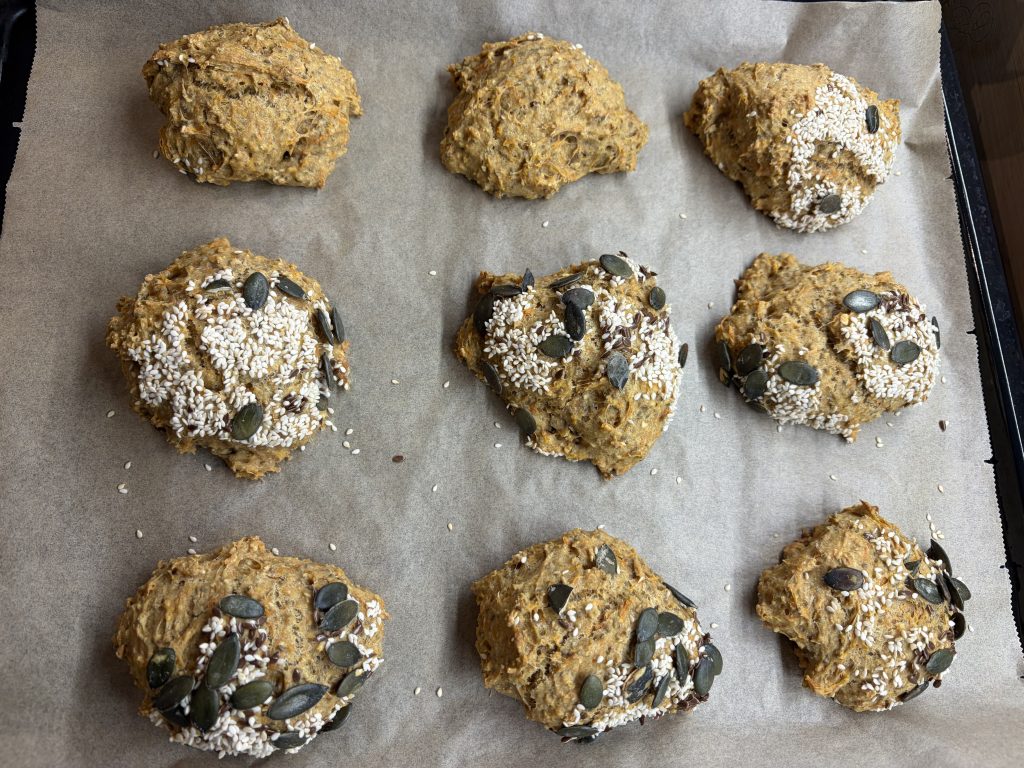 Mrkvové housky s ovesnými vločkami a chia semínky