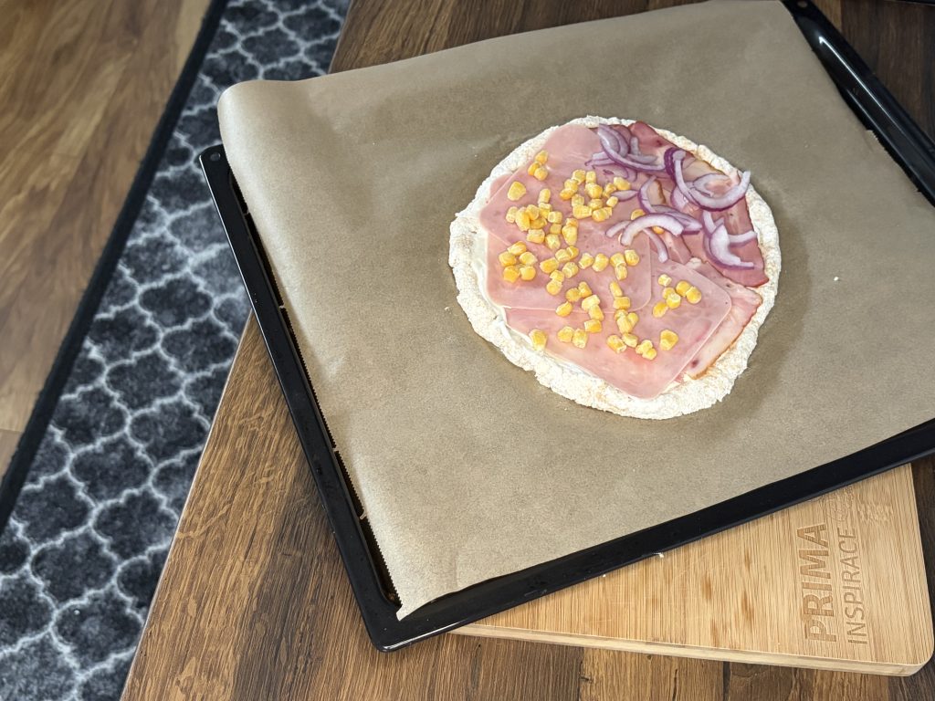 Domácí pizza se zdravějším tvarohovým základem