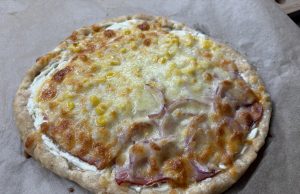 Pizza s tvarohovým základem bez kynutí – rychlá, lehká a hotová za pár minut