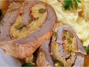 Plněná vepřová roláda s barevnou náplní a sametovou kaší