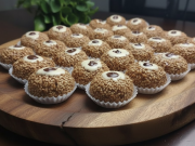 Arašídové košíčky s čokoládovou polevou a sezamem – jednoduché domácí cukroví