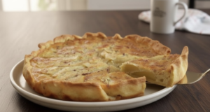 Vyzkoušejte tento skvělý a vláčný hruškový koláč s mandlemi! Hruškový koláč s mandlemi – jednoduchý, voňavý a ideální ke kávě