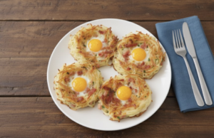 Ideální slaná snídaně plná bílkovin: Chutný bramborový bagel! Bramborové placičky s vejcem – rychlá snídaně hotová za 15 minut