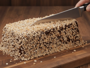 Krémový dezert s oplatkami, čokoládovou polevou a lískovými ořechy!