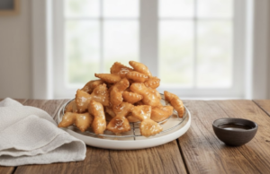 Jednoduchý recept na netradiční smažené sušenky v cukrovém obalu připravené na pánvi! smažené máslové sušenky v cukrovém sirupu