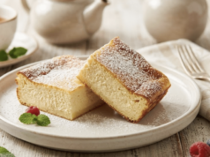 Vynikající tvarohový zákusek s rozinkami, který si zamilujete! Tvarohová buchta s rozinkami: Rychlý a vláčný dezert hotový za 30 minut