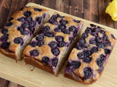 Zdravý borůvkový koláč bez mouky a cukru: lehký dezert bez výčitek