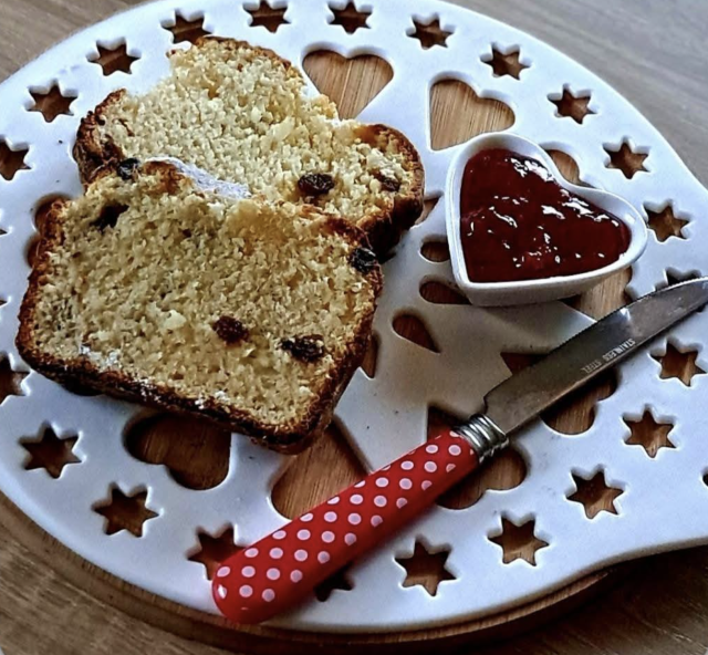 Nekynutá tvarohová vánočka – rychlá, vláčná a bez kynutí Nekynutá tvarohová vánočka – rychlá, vláčná a bez kynutí