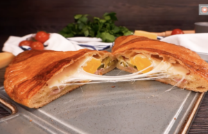 Jednoduchý recept na skvělou pizza kapsu plnou sýra a šunky!
