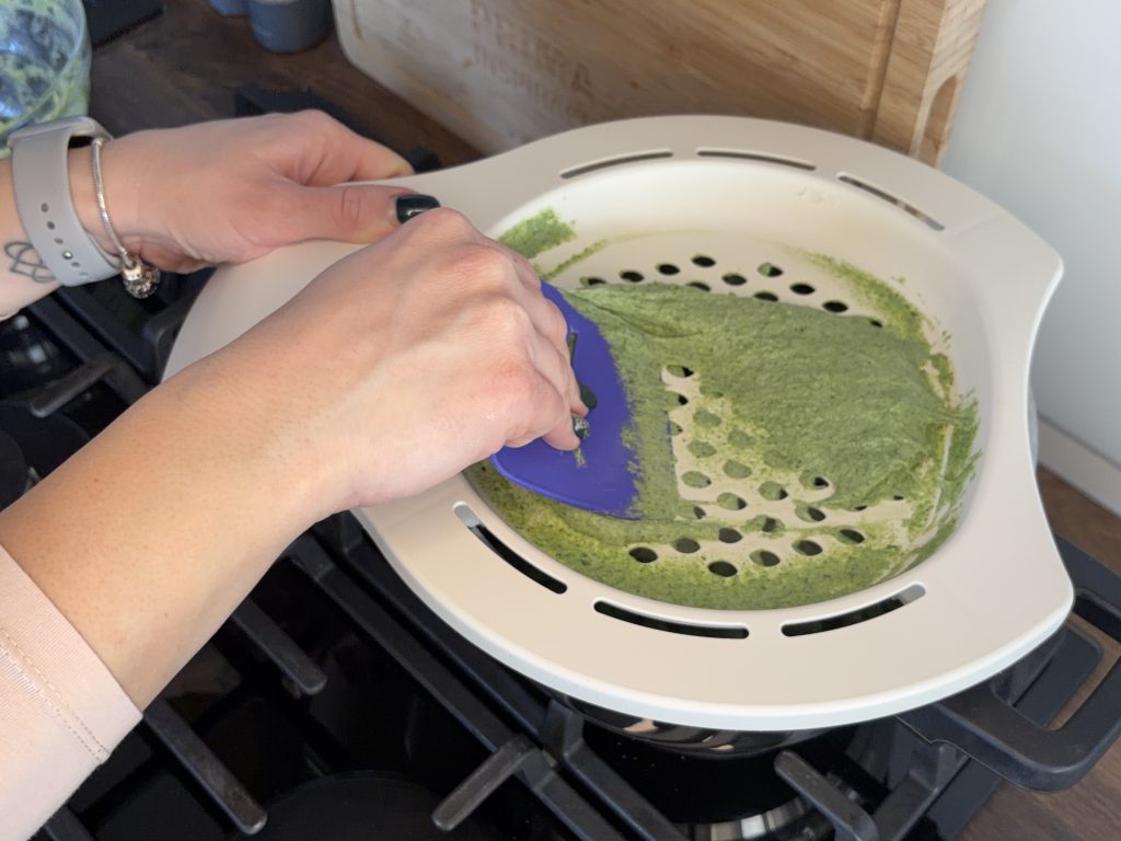 Špenátové halušky se sýrovou omáčkou