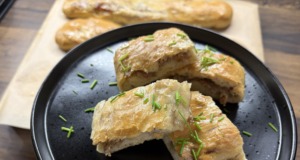 Kır pidesi – turecká masová pita Kır pidesi: Turecká masová pita z kynutého těsta