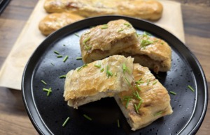 Kır pidesi – turecká masová pita Kır pidesi: Turecká masová pita z kynutého těsta