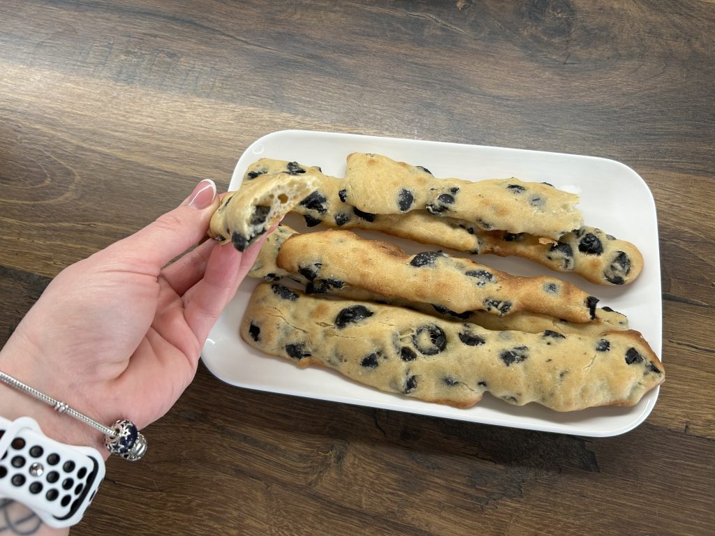 Chlebové tyčinky s olivami