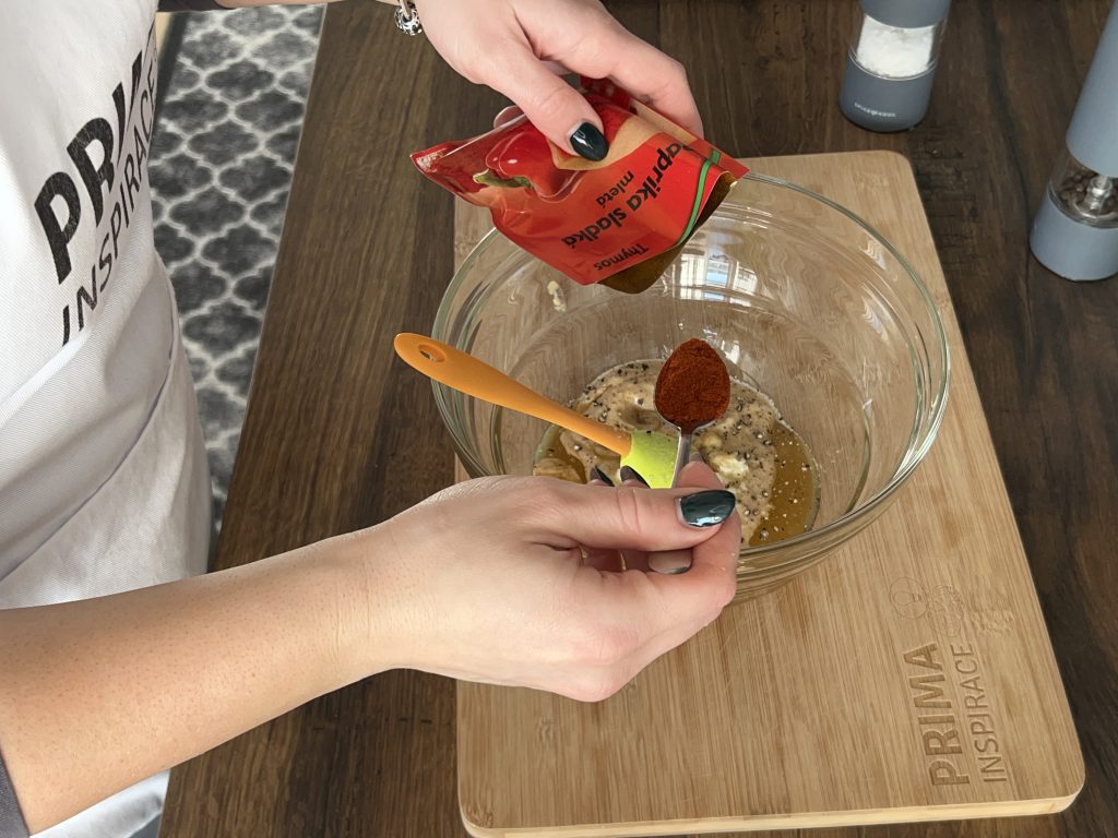 Zapečená kuřecí stehna v medovo-hořčičné omáčce