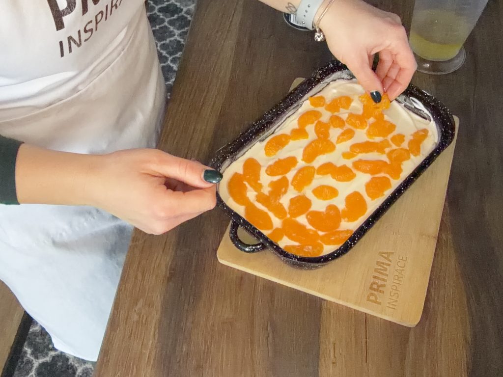 Žravé řezy s kysanou smetanou a mandarinkami – lehký, svěží a neuvěřitelně jemný dezert