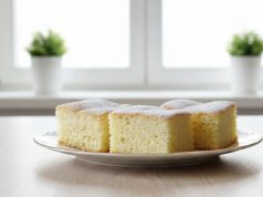 Ananasová hrnková buchta – nadýchaný moučník s ovocem z kompotu