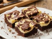 Hrnková tvarohová buchta s kakaem: vláčná klasika bez vážení
