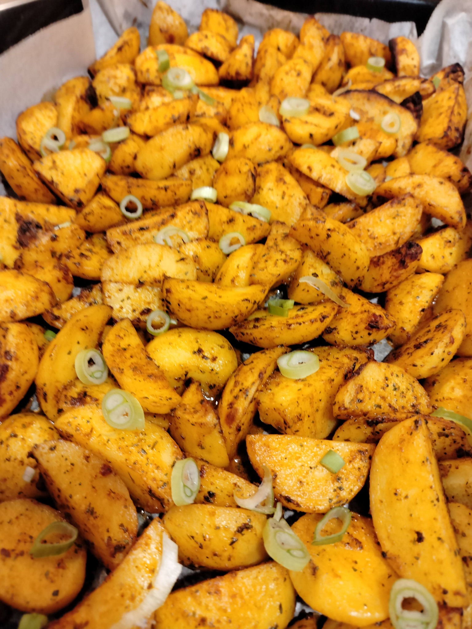 Poctivé vepřové špízy pečené v troubě – šťavnaté maso, uzenina a dokonalý výpek