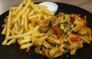 Rychlá masová směs s kari a zeleninou Rychlá kari směs z pánve s masem a zeleninou (hotová za 20 minut)