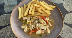 Jen pár surovin a jedna pánev: Jednoduchý recept na kuřecí čínu, který zvládne i začátečník