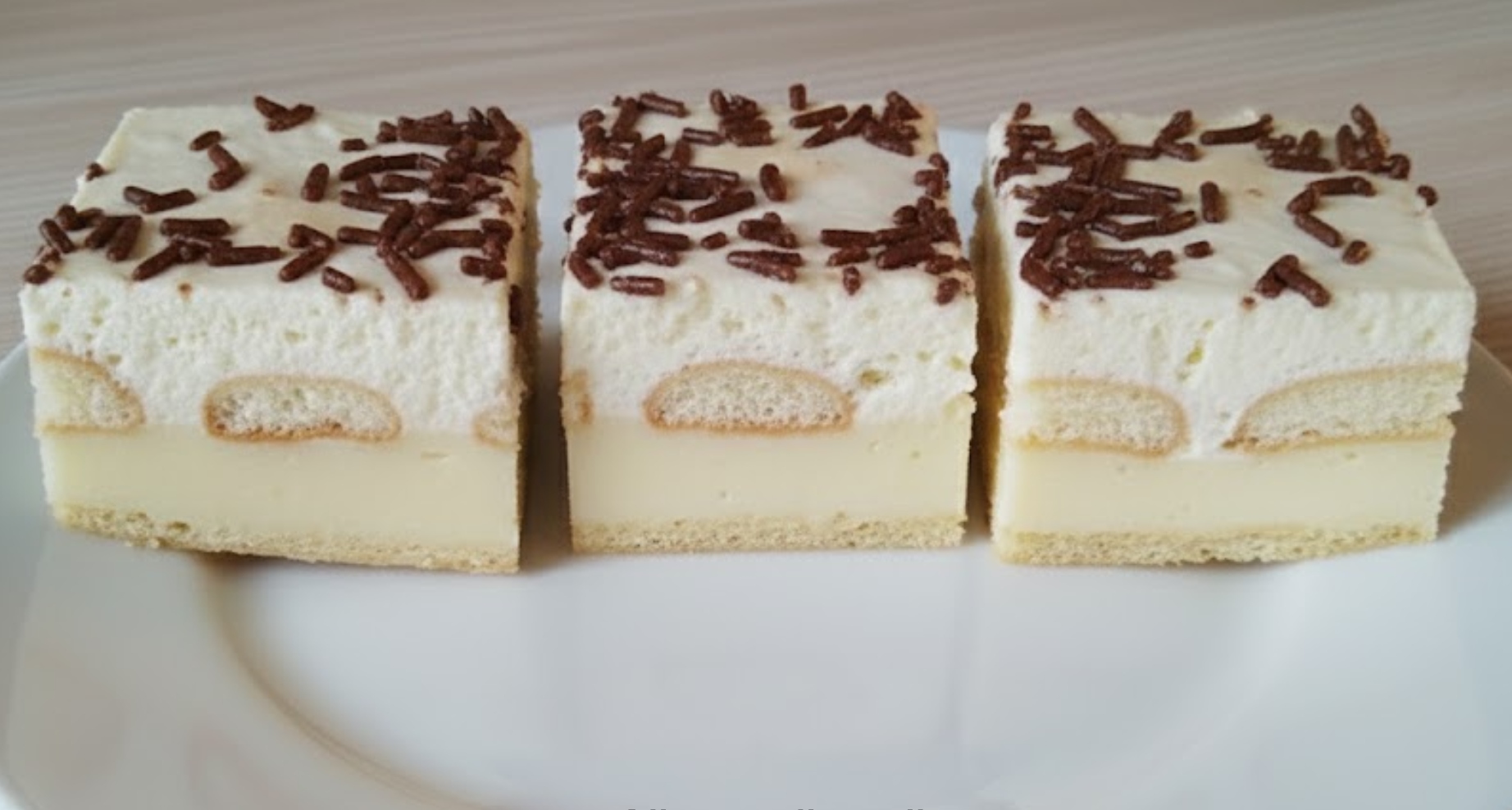 Osvěžující jogurtový kremeš s piškoty