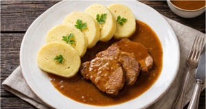 Vepřové plátky na hořčici: Poctivá česká klasika, která nikdy nezklame Vepřové plátky na hořčici – poctivá omáčka jako z české restaurace