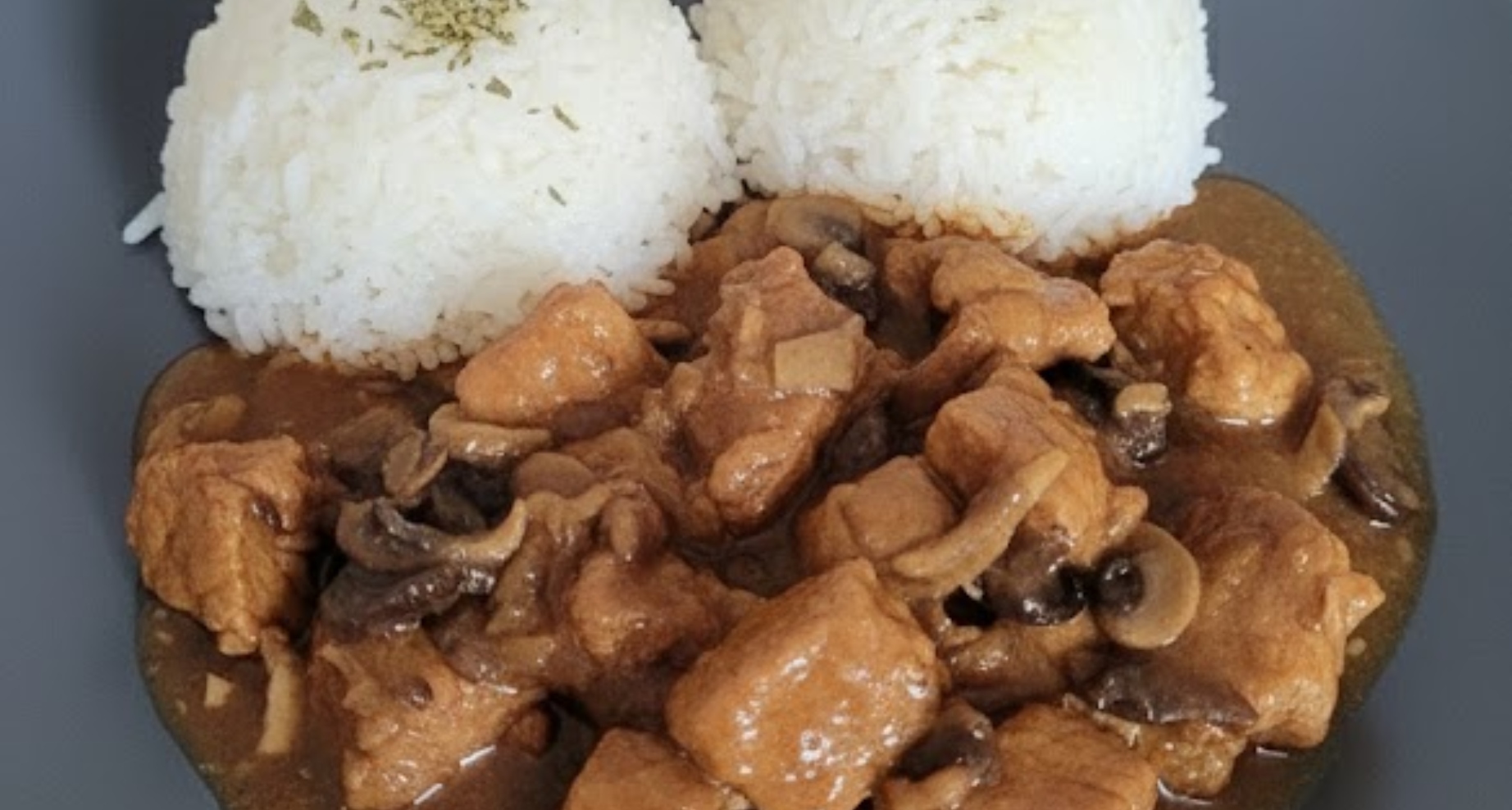 Vepřové kostky na houbách s rýží