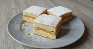 Šťavnatý vanilkový koláč s jablky: Hrníčkový recept pro milovníky jemných moučníků Šťavnatý jablečný koláč s vanilkovým pudinkem – vláčný i druhý den