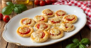 Klobásové jednohubky z listového těsta se sýrem – rychlé pohoštění pro návštěvu