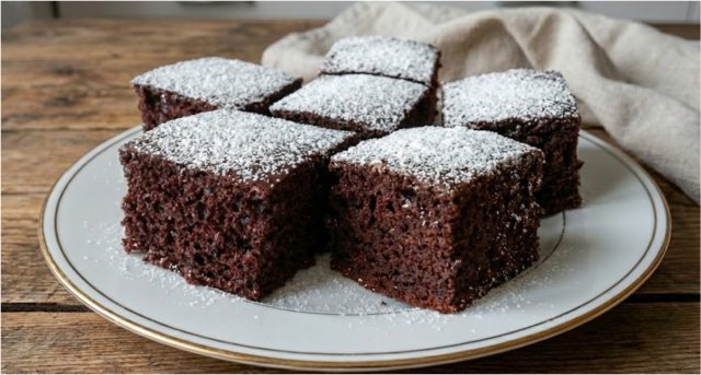 Kefírová kakaová buchta – vláčný koláč, který zůstane měkký několik dní