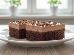 Kefírový koláč s čokoládovou polevou: Rychlý, vláčný a neodolatelný moučník